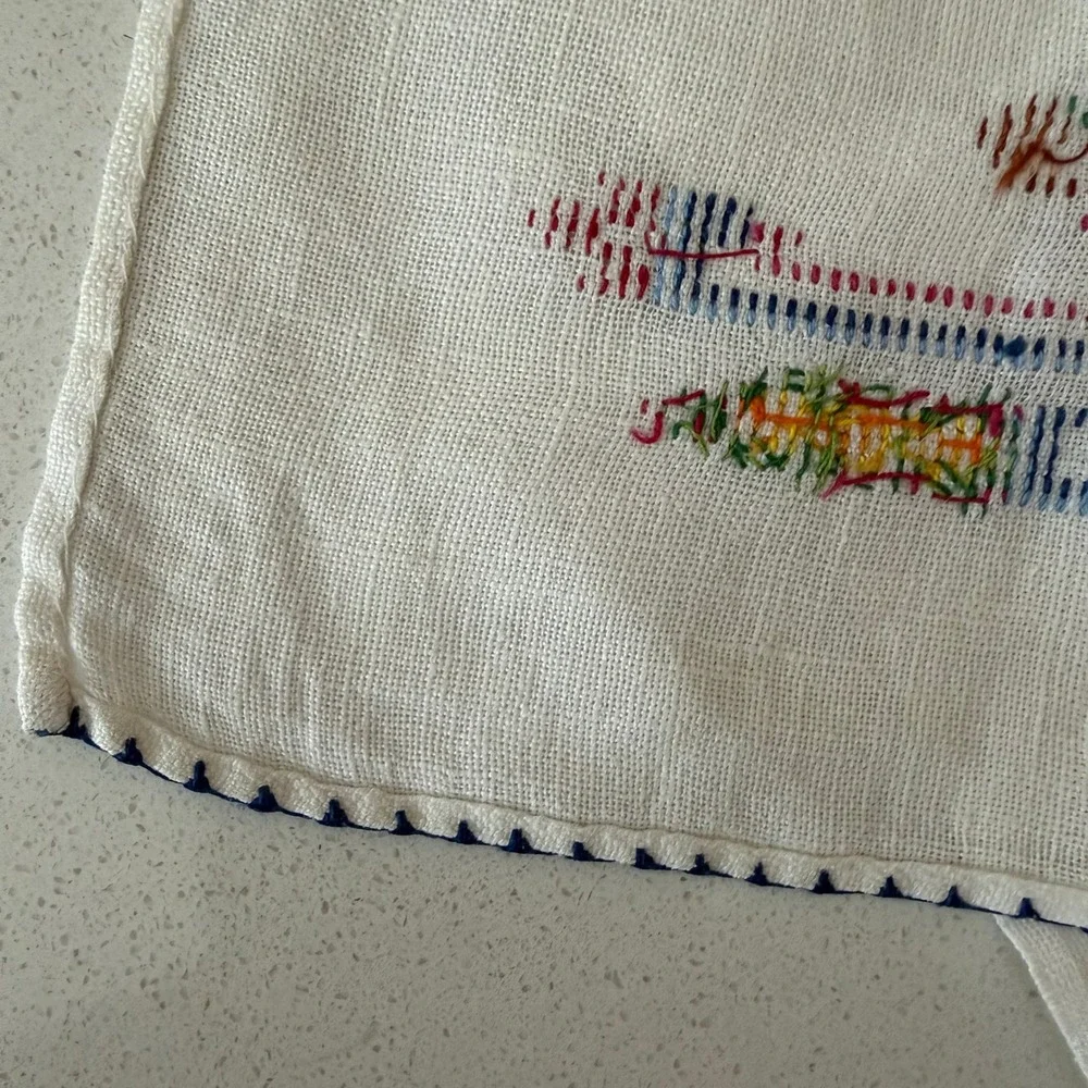 Vintage White Linen Hand Towel Floral Cross Stitch Embroidery‎ Decorative 13x22
